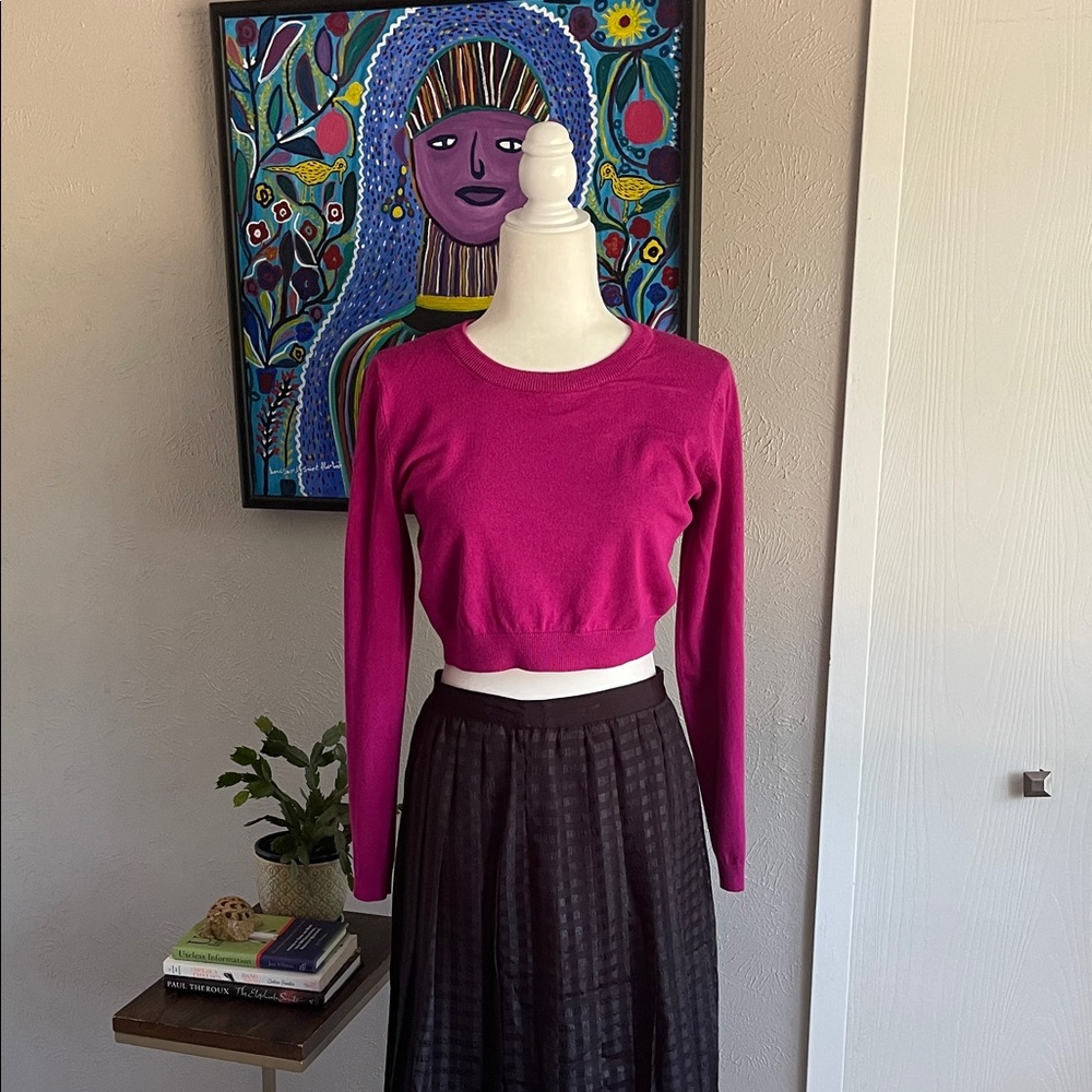 Magenta Crew Neck Cropped Sweater